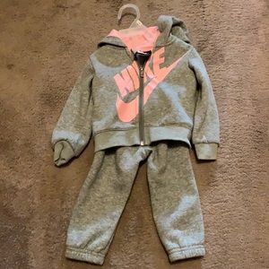 Nike girl toddler size 18 months
